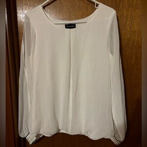 I.N. STUDIO size med white with black and gold blouse